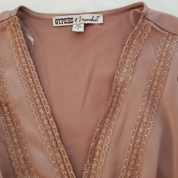 3/$35 NWDT Gypsies & Moondust Lace Satin Boho Blouse/Cover up - Picture 4 of 5